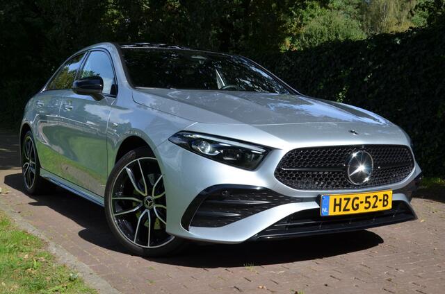 Mercedes-Benz A-KLASSE 250 e Business Solution AMG Automaat/Led/Navi/Pdc/Ecc/Panoramadak/Achteruitrijcamera/Stoelverwarming/Cr-Controle/Privacy-Glass/Lmv/19-Inch Lmv/ Elektrisch verstelbare voorstoelen met geheugenfunctie/360°-camera