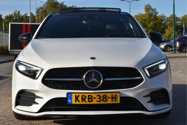 Mercedes-Benz A-KLASSE 250 e Business Solution AMG Limited 218 pk | Zéér vol | 360 gr.camera | Massagestoelen | Pano | Elekt.stoelen memory | Burmester | Sfeerverlichting | Full LED