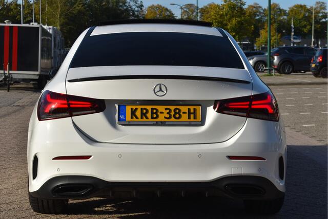 Mercedes-Benz A-KLASSE 250 e Business Solution AMG Limited 218 pk | Zéér vol | 360 gr.camera | Massagestoelen | Pano | Elekt.stoelen memory | Burmester | Sfeerverlichting | Full LED