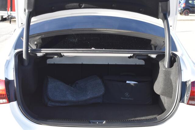 Mercedes-Benz A-KLASSE 250 e Business Solution AMG Limited 218 pk | Zéér vol | 360 gr.camera | Massagestoelen | Pano | Elekt.stoelen memory | Burmester | Sfeerverlichting | Full LED