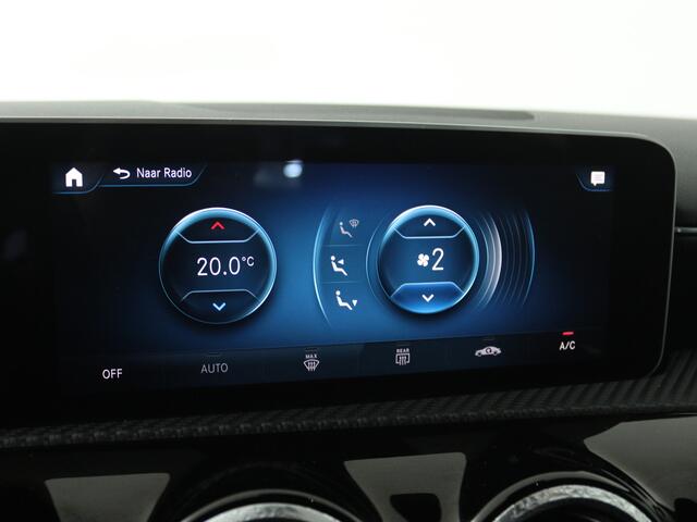 Mercedes-Benz A-KLASSE 180 Business Solution !(Zonnedak rolt niet op)! | Panoramadak | Trekhaak | Camera | Stoelverwarming | Onderweg-naar-dealer