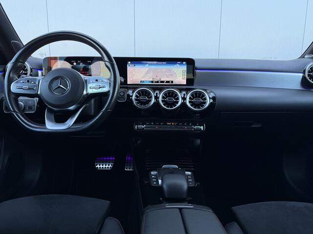 Mercedes-Benz A-KLASSE 250 e Premium Plus Automaat AMG-Pakket/SOH 97,5%.