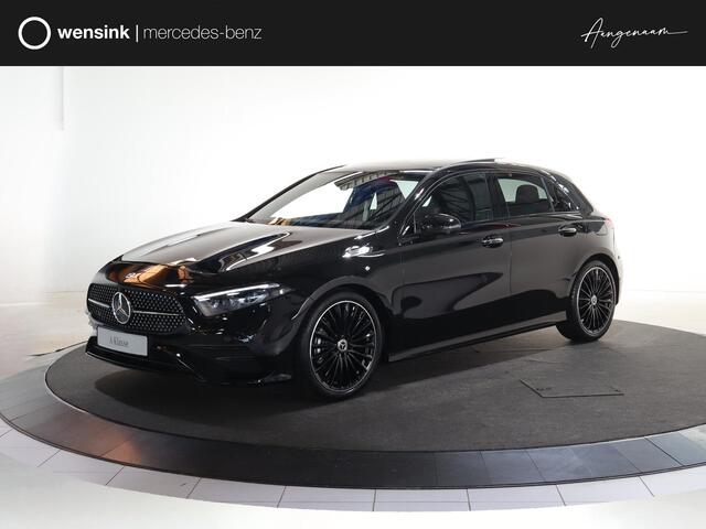 Mercedes-Benz A-KLASSE 180 Business Solution AMG | AMG Line Plus | Premium Plus | Nightpakket | Panoramadak | HUD | Stoelverwarming | 360° Camera | Dodehoekassistent |