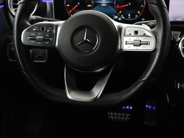 Mercedes-Benz A-KLASSE 180 Business Solution AMG | Camera | Stoelverwarming | LED | Sfeerverlichting | Navigatie | AMG Line |