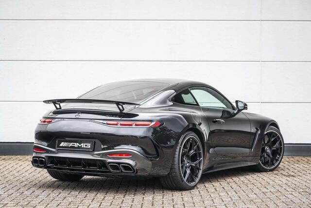 Mercedes-Benz AMG-GT AMG 63 4MATIC+ Premium Plus pakket | keramische remmen | Head-up display | Burmester High-End 3D | AMG Carbon Interieur en Exterieur Pakket | 2+2 concept | Liftsysteem | AMG Performance sportstoelen |