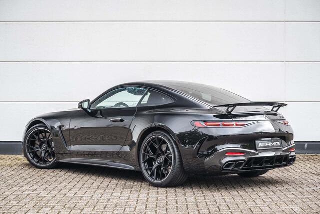 Mercedes-Benz AMG-GT AMG 63 4MATIC+ Premium Plus pakket | keramische remmen | Head-up display | Burmester High-End 3D | AMG Carbon Interieur en Exterieur Pakket | 2+2 concept | Liftsysteem | AMG Performance sportstoelen |