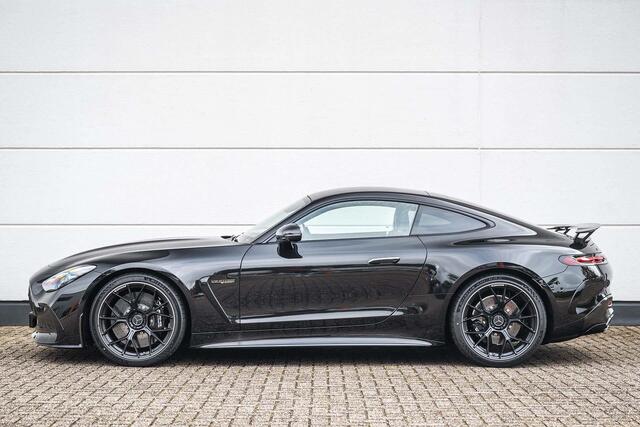 Mercedes-Benz AMG-GT AMG 63 4MATIC+ Premium Plus pakket | keramische remmen | Head-up display | Burmester High-End 3D | AMG Carbon Interieur en Exterieur Pakket | 2+2 concept | Liftsysteem | AMG Performance sportstoelen |