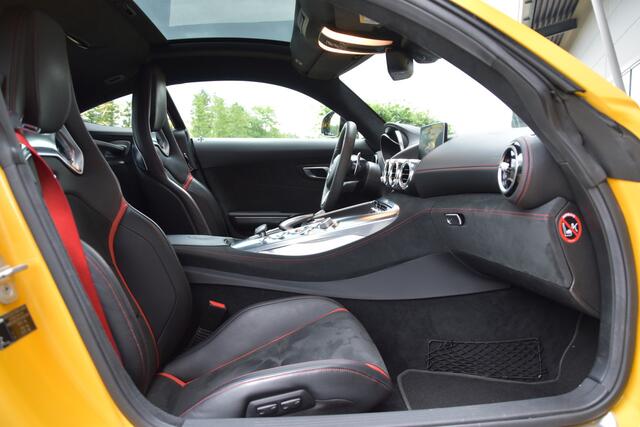Mercedes-Benz AMG-GT S 4.0 V8 | KERAMISCHE REMMEN | PANORAMADAK | AMG RIDE CONTROL | AMG PERFORMANCE SEATS | BURMESTER SURROUND | SFEERVERLICHTING | NIGHT PACKAGE | SWITCHABLE PERFORMANCE EXHAUST |