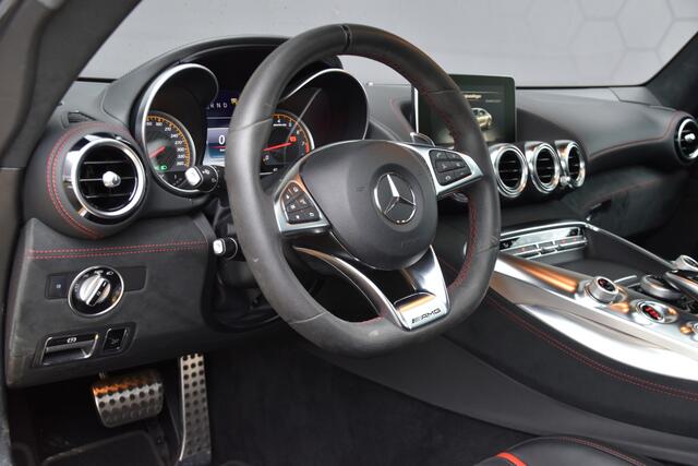 Mercedes-Benz AMG-GT S 4.0 V8 | KERAMISCHE REMMEN | PANORAMADAK | AMG RIDE CONTROL | AMG PERFORMANCE SEATS | BURMESTER SURROUND | SFEERVERLICHTING | NIGHT PACKAGE | SWITCHABLE PERFORMANCE EXHAUST |