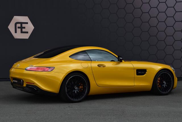 Mercedes-Benz AMG-GT S 4.0 V8 | KERAMISCHE REMMEN | PANORAMADAK | AMG RIDE CONTROL | AMG PERFORMANCE SEATS | BURMESTER SURROUND | SFEERVERLICHTING | NIGHT PACKAGE | SWITCHABLE PERFORMANCE EXHAUST |