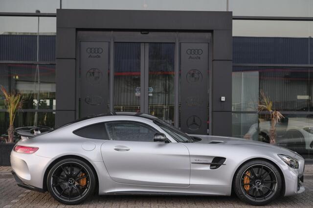 Mercedes-Benz AMG-GT R 4.0 V8 585pk GTR NLauto Keramisch Bucket seats Carbonpakket Burmester Camera DAB CommandOnline