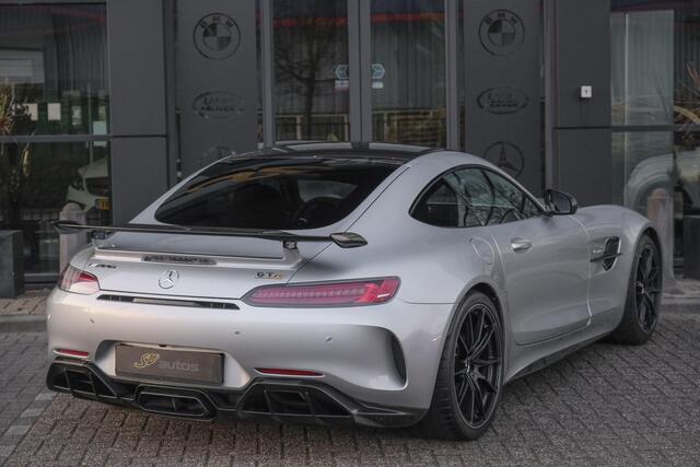 Mercedes-Benz AMG-GT R 4.0 V8 585pk GTR NLauto Keramisch Bucket seats Carbonpakket Burmester Camera DAB CommandOnline