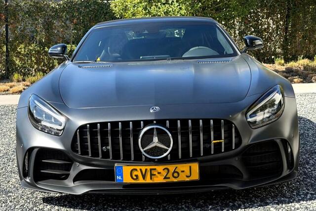 Mercedes-Benz AMG-GT R Roadster 430kW/585pk DKG7 1/750! DISTRONIC PLUS + VIRTUAL COCKPIT + BURMESTER 3D SOUND + CAMERA + BLIS + + STOELVERWARMING + AIRSCARF + MBUX NAVIGATIE + ACHTERASBESTURING + HOMELINK + PARKSENSOREN + 19"/20" LM-VELGEN!