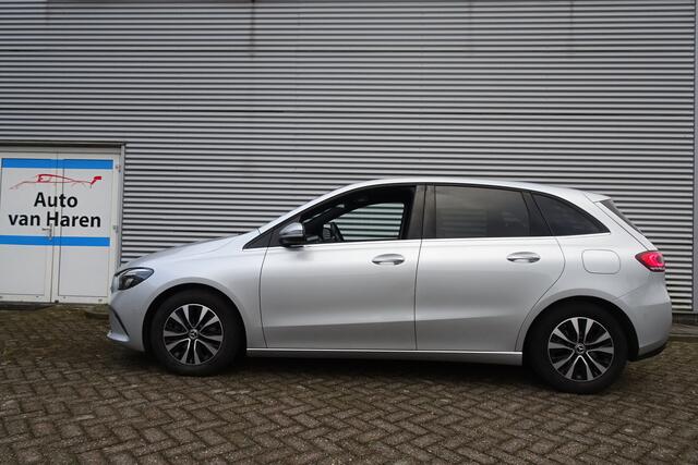 Mercedes-Benz B-KLASSE 180 AUTOMAAT TREKHAAK MB-BUX NAVI STOELVERWARMING APPLE CARPLAY