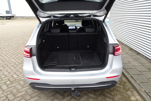 Mercedes-Benz B-KLASSE 180 AUTOMAAT TREKHAAK MB-BUX NAVI STOELVERWARMING APPLE CARPLAY