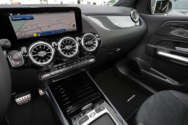 Mercedes-Benz B-KLASSE 200 AMG Line LED Navi Camera Night Pakket Sportstoelen Stoelverwarming