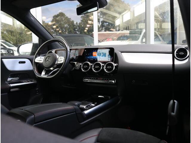 Mercedes-Benz B-KLASSE 180 AMG line Camera | Apple Carplay