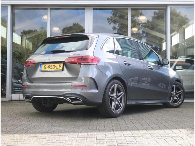 Mercedes-Benz B-KLASSE 180 AMG line Camera | Apple Carplay