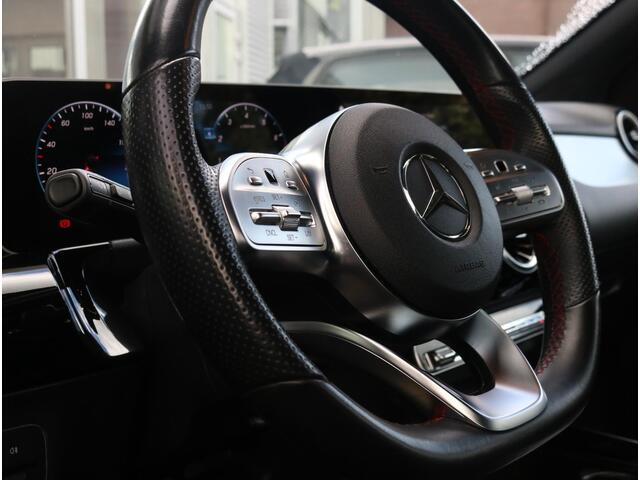 Mercedes-Benz B-KLASSE 180 AMG line Camera | Apple Carplay