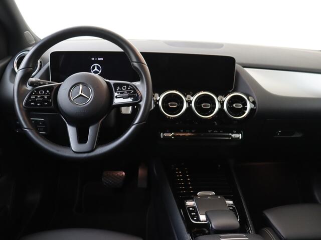 Mercedes-Benz B-KLASSE 180 Launch Edition Automaat | Parkeersensoren | Electrische Achterklep