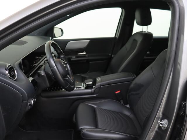 Mercedes-Benz B-KLASSE 180 Launch Edition Automaat | Parkeersensoren | Electrische Achterklep