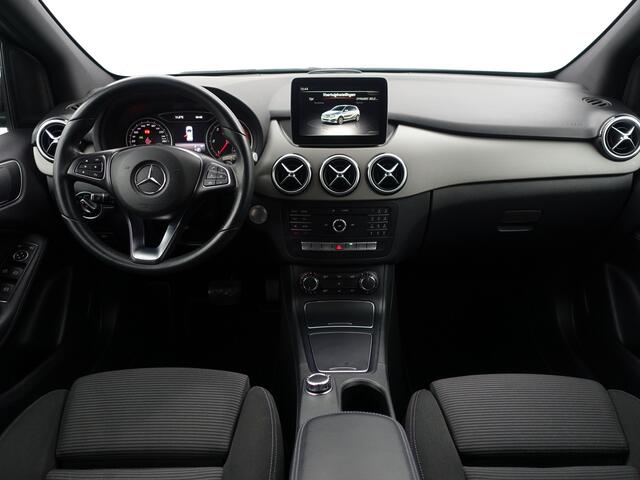 Mercedes-Benz B-KLASSE 180 d AMG Prestige Aut- Sport Interieur, Xenon led, Keyless, Camera, Dynamic Select, Park Assist, Sfeerverlichting