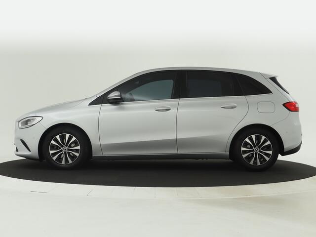 Mercedes-Benz B-KLASSE 180 Business Solution Inclusief 24 maanden MB Certified garantie voor Europa.