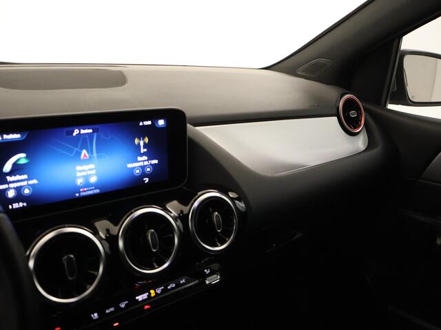 Mercedes-Benz B-KLASSE 180 Business Solution Inclusief 24 maanden MB Certified garantie voor Europa.