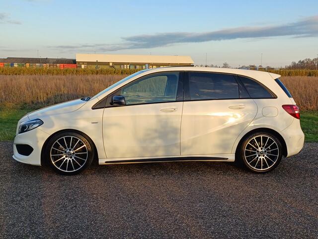Mercedes-Benz B-KLASSE 180 EDITION | NL | AMG-Line | Pano Dak | LED | Camera | Navi | Cruise | 18 INCH