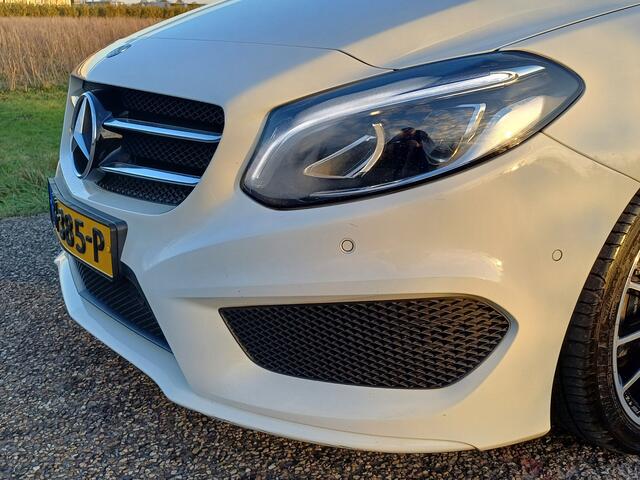 Mercedes-Benz B-KLASSE 180 EDITION | NL | AMG-Line | Pano Dak | LED | Camera | Navi | Cruise | 18 INCH