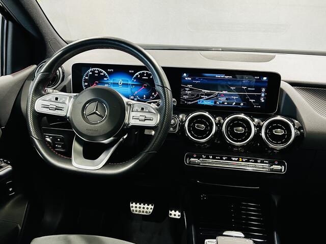 Mercedes-Benz B-KLASSE 180 AMG // Panoramadak // Camera // Augemented Reality // Carplay // Elek. Achterklep // Night Pakket // Cruise Control
