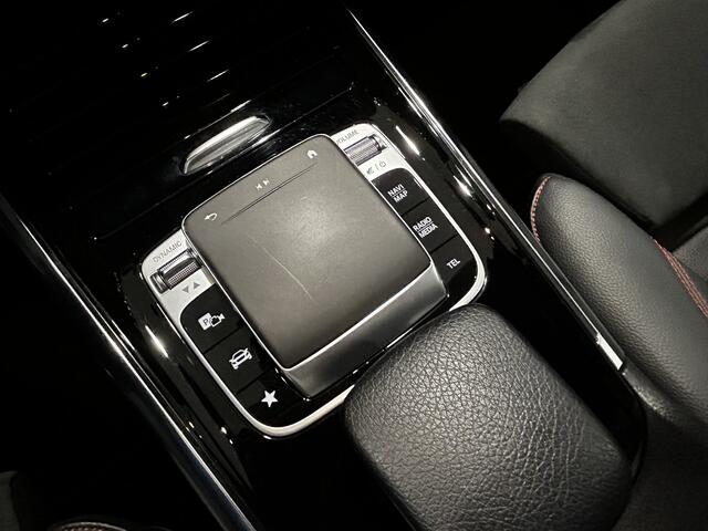 Mercedes-Benz B-KLASSE 180 AMG // Panoramadak // Camera // Augemented Reality // Carplay // Elek. Achterklep // Night Pakket // Cruise Control