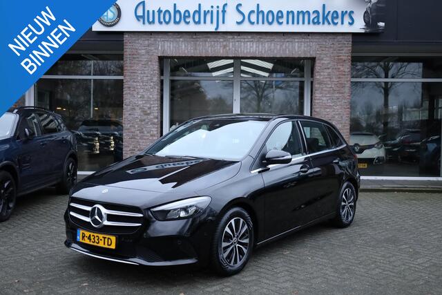 Mercedes-Benz B-KLASSE 180 Premium CARPLAY STOELVERW. ELEK.TREKHAAK DAB HALFLEER NAVI LMV 2xPDC