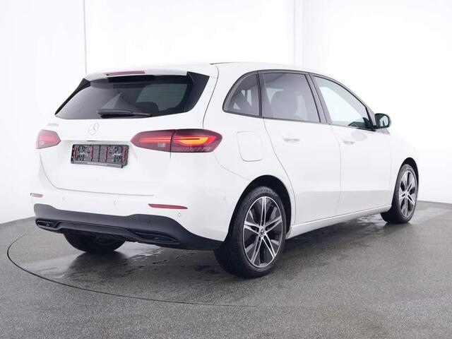 Mercedes-Benz B-KLASSE 250 e Face Lift Plug-In Hybride | Trekhaak | Night Pakket | Multibeam Koplampen | Laden tot 11kW | Stuur en stoelverwarming | Inclusief 24 maanden MB Certified garantie voor Europa.
