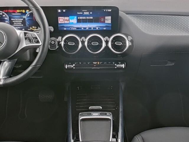 Mercedes-Benz B-KLASSE 250 e Face Lift Plug-In Hybride | Trekhaak | Night Pakket | Multibeam Koplampen | Laden tot 11kW | Stuur en stoelverwarming | Inclusief 24 maanden MB Certified garantie voor Europa.