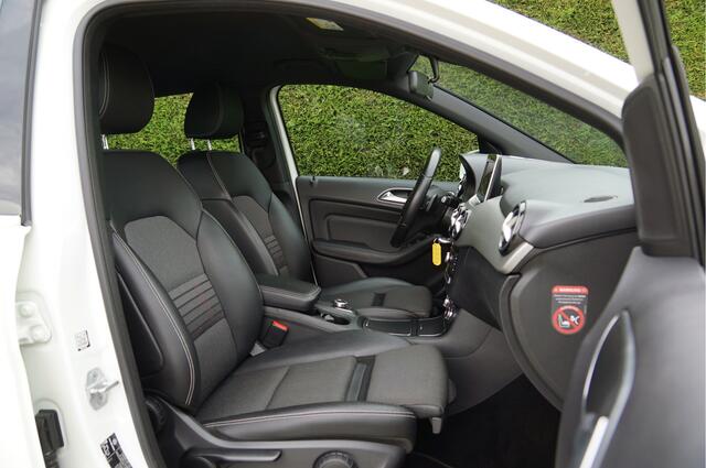 Mercedes-Benz B-KLASSE B 180 Ambition | Camera Stoelverwarming | Dealeronderhouden