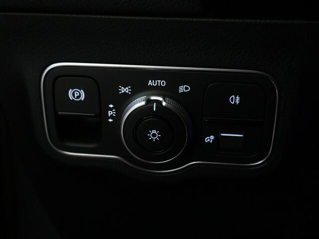 Mercedes-Benz B-KLASSE 180 Star Edition AMG Line | Dodehoekassistent | Parkeerpakket met achteruitrijcamera | Keyless-Go comfortpakket | USB-pakket plus | Verwarmde stoelen vooraan | Sfeerverlichting | EASY PACK achterklep |