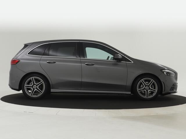 Mercedes-Benz B-KLASSE 180 Star Edition AMG Line | Dodehoekassistent | Parkeerpakket met achteruitrijcamera | Keyless-Go comfortpakket | USB-pakket plus | Verwarmde stoelen vooraan | Sfeerverlichting | EASY PACK achterklep |