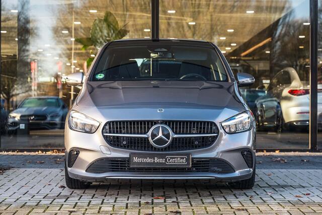 Mercedes-Benz B-KLASSE 180 Business Line | Stoelverwarming | Panoramaschuifdak | Achteruitrijcamera | Easypack-achterklep
