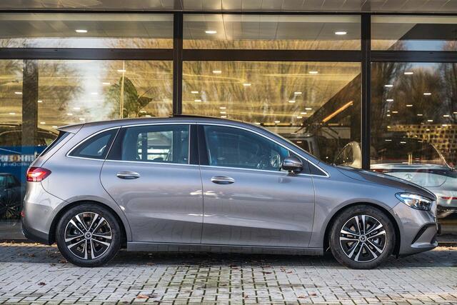 Mercedes-Benz B-KLASSE 180 Business Line | Stoelverwarming | Panoramaschuifdak | Achteruitrijcamera | Easypack-achterklep