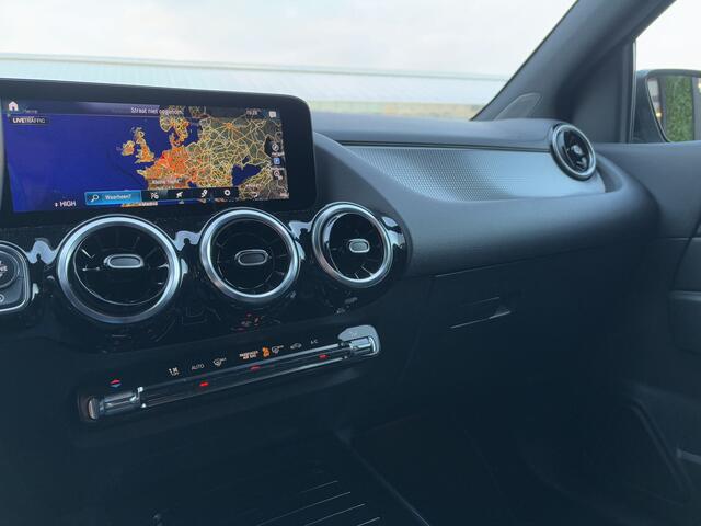 Mercedes-Benz B-KLASSE 250 DCT 225PK Premium | Widescreen | Camera | Multibeam LED