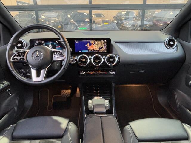 Mercedes-Benz B-KLASSE 250 DCT 225PK Premium | Widescreen | Camera | Multibeam LED