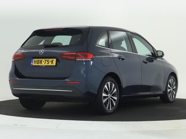 Mercedes-Benz B-KLASSE 250 e Plug-In Hybride | Style Plus | Zwart Lederlook | Widescreen MBUX | Stoelverwarming | Electrische inklapspiegels | Inclusief 24 maanden MB Certified garantie voor Europa.