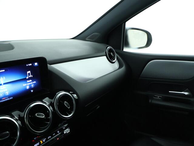 Mercedes-Benz B-KLASSE 250 e Plug-In Hybride | Style Plus | Zwart Lederlook | Widescreen MBUX | Stoelverwarming | Electrische inklapspiegels | Inclusief 24 maanden MB Certified garantie voor Europa.