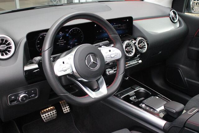 Mercedes-Benz B-KLASSE 250 e 218PK AMG LINE | PANORAMISCH SCHUIF/KANTEL DAK | SFEER VERLICHTING | ELEKTRISCHE ACHTERKLEP | LED HIGH PERFROMANCE KOPLAMPEN | APPLE CARPLAY/ANDROID AUTO | STOEL VERWARMING | PARKEERSENSOREN VOOR EN ACHTER | CRUISE CONTROL |