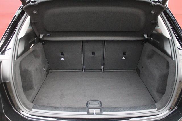 Mercedes-Benz B-KLASSE 250 e 218PK AMG LINE | PANORAMISCH SCHUIF/KANTEL DAK | SFEER VERLICHTING | ELEKTRISCHE ACHTERKLEP | LED HIGH PERFROMANCE KOPLAMPEN | APPLE CARPLAY/ANDROID AUTO | STOEL VERWARMING | PARKEERSENSOREN VOOR EN ACHTER | CRUISE CONTROL |