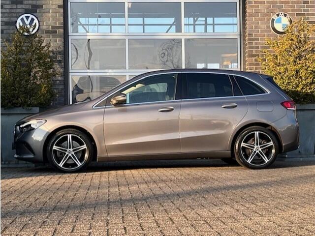 Mercedes-Benz B-KLASSE B 250 E - EL. TREKH. - WIDESCREEN - AMBIENTEVERL.