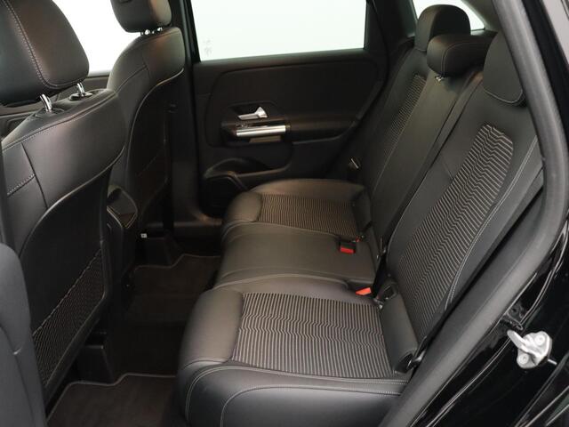 Mercedes-Benz B-KLASSE 180 Luxury Line BLACK 1/2-LEER WIDESCREEN SFEER