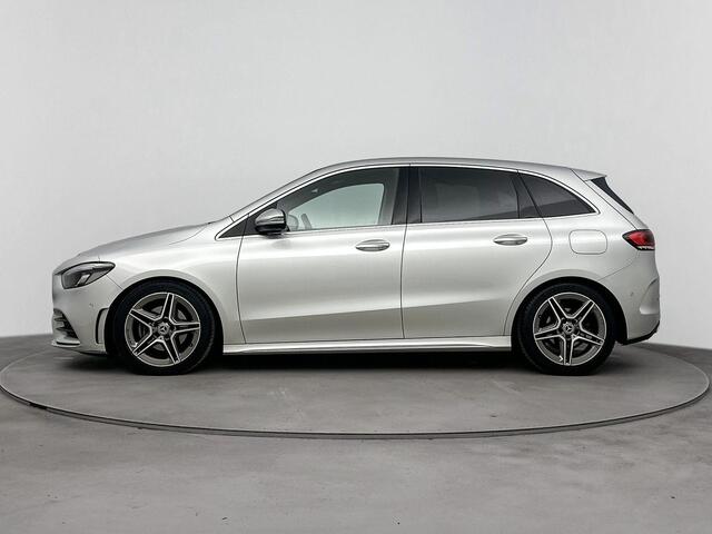 Mercedes-Benz B-KLASSE 180 Business Solution AMG 136Pk | MBUX | Leder-Alcantara | Trekhaak | Navigatie | Carplay | Parkeersensoren & Camera | Elek. Achterklep |