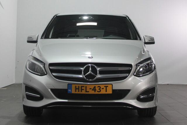 Mercedes-Benz B-KLASSE 180 Prestige - Automaat - Navi / Bluetooth / Stoelverw.
